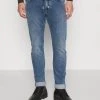 CLOSED UNITY Jean Slim Mid Blue Homme 2 CLOSED UNITY Jean Slim Mid Blue Homme -Promos CLOSED Magasin de6b69d9d14c46e0971ef9836fd7cd9b