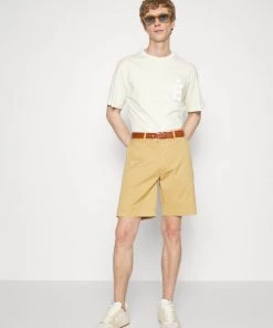 CLOSED Homme CLASSIC Short Honey Mustard 9 CLOSED Homme CLASSIC Short Honey Mustard -Promos CLOSED Magasin e0eb384294ef402d9fc7dd1bbe2b7aed