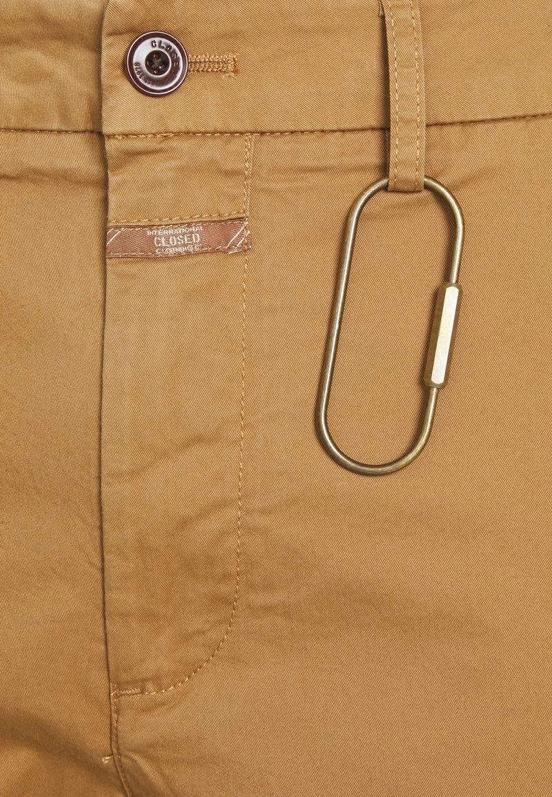 CLOSED ATELIER Chino Wild Honey Homme 5 CLOSED ATELIER Chino Wild Honey Homme – Image 3