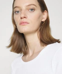 CLOSED Femme T Shirt Basique White 12 CLOSED Femme T Shirt Basique White -Promos CLOSED Magasin e3ebb6d59e124835a0df6a29b87dedea