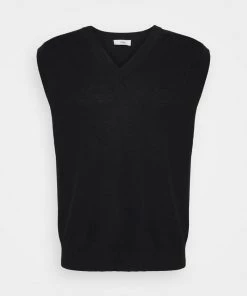 CLOSED TANK TOP Pullover Black Homme 14 CLOSED TANK TOP Pullover Black Homme -Promos CLOSED Magasin e4299d1f10a240d4b456805b86cdc554