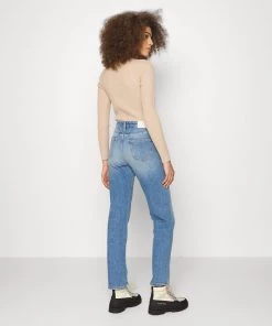 CLOSED Femme RENTON Jean Boyfriend Mid Blue 9 CLOSED Femme RENTON Jean Boyfriend Mid Blue -Promos CLOSED Magasin e75dc1cfd587456ea037a38015e23f11