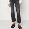 CLOSED BAYLIN Jean Flare Dark Grey Femme 2 CLOSED BAYLIN Jean Flare Dark Grey Femme -Promos CLOSED Magasin e79cf366958745f3897cd80b7257ae35