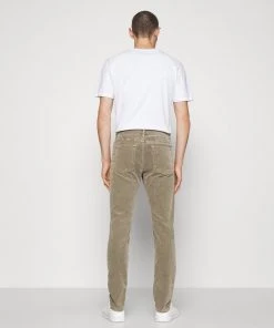 CLOSED UNITY SLIM Pantalon Classique Muddy Beige Homme 9 CLOSED UNITY SLIM Pantalon Classique Muddy Beige Homme -Promos CLOSED Magasin ea52d2cbcd764ee783792df116d067be