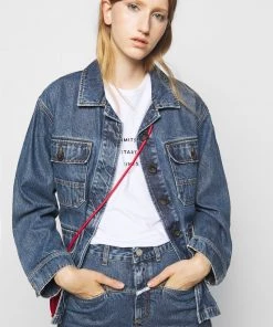 CLOSED PEDAL PUSHER Jean Slim Mid Blue Wash Femme 11 CLOSED PEDAL PUSHER Jean Slim Mid Blue Wash Femme -Promos CLOSED Magasin ed7f96e9476a40859375f997a87ca88f