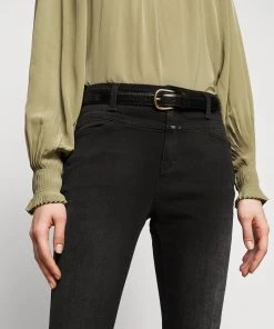 CLOSED PUSHER Jeans Skinny Dark Grey Femme 12 CLOSED PUSHER Jeans Skinny Dark Grey Femme -Promos CLOSED Magasin edb7bbb061224b2f9f75b9388effdc90