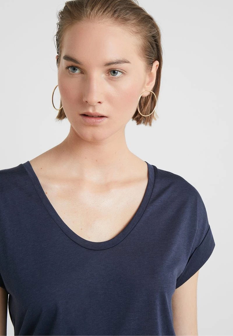 CLOSED SOFT V NECK T Shirt Basique Dark Night Femme 7 CLOSED SOFT V NECK T Shirt Basique Dark Night Femme – Image 5