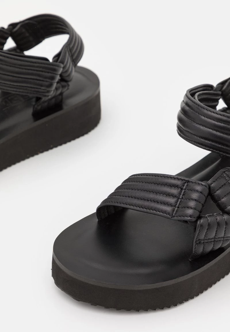 CLOSED Femme YLVA Sandales à Plateforme Black 9 CLOSED Femme YLVA Sandales à Plateforme Black – Image 7