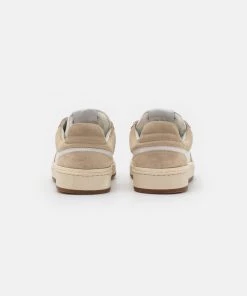 CLOSED Femme Baskets Basses White 12 CLOSED Femme Baskets Basses White -Promos CLOSED Magasin f282b27b547b49e2a5b77166ab841c9b