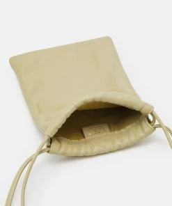 CLOSED ENNY Sac Bandoulière Green Bark Femme -Promos CLOSED Magasin f3140abc066f4c50bd5792437d36e2d2