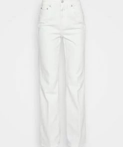 CLOSED LEAF Jean Bootcut White Femme 12 CLOSED LEAF Jean Bootcut White Femme -Promos CLOSED Magasin f6bbe99e317b4a7db93425aeeaa4d850