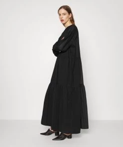 CLOSED Femme TIERED MAXI DRESS Robe Longue Black -Promos CLOSED Magasin f7423b48bd20402497e47fbf9e26984b