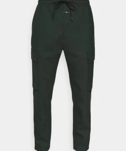 CLOSED GALWAY RELAXED Pantalon Cargo Sacramento Green Homme 10 CLOSED GALWAY RELAXED Pantalon Cargo Sacramento Green Homme -Promos CLOSED Magasin f7c1e22f6ba844d4b953b995bde23ff2