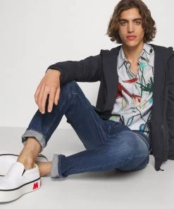 CLOSED COOPER TAPERED Jeans Fuselé Dark Blue Homme 11 CLOSED COOPER TAPERED Jeans Fuselé Dark Blue Homme -Promos CLOSED Magasin f8fc39c614034b7d9ee36c86ea6e2b69