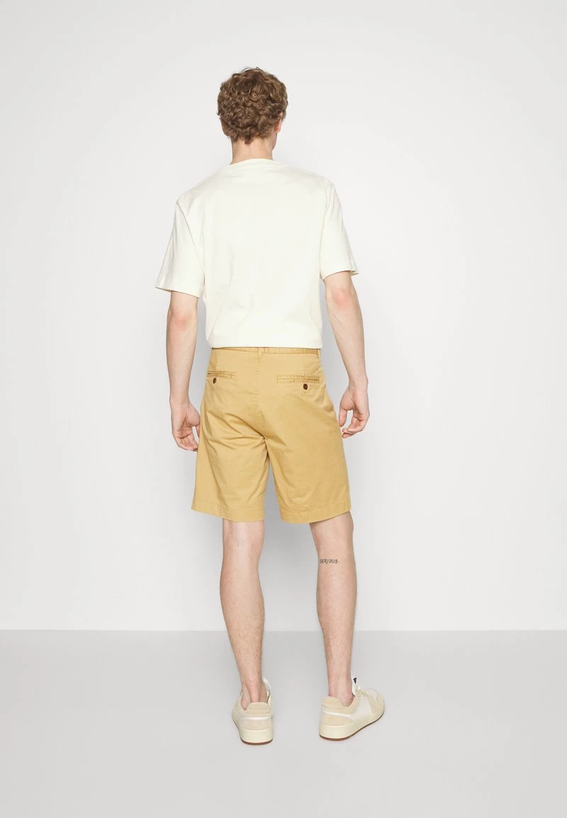 CLOSED Homme CLASSIC Short Honey Mustard 5 CLOSED Homme CLASSIC Short Honey Mustard – Image 3
