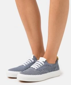 CLOSED CHILLI Baskets Basses Mid Blue Femme